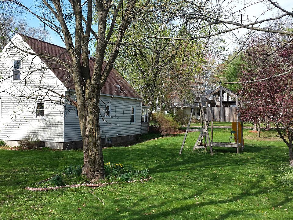 2nd image of 190 Lafollette St