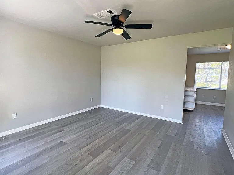 224 Stuart St — Photo 5