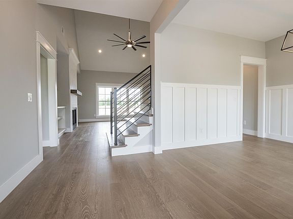 2nd image of 2735 Twin Oak Dr