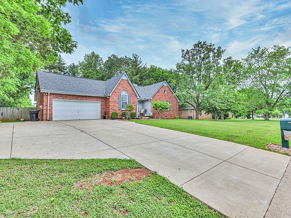 5th image of 2422 Windemere Dr
