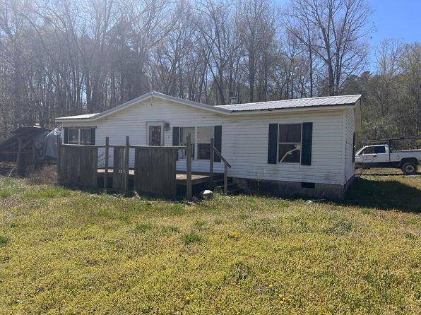 3001 Chase Dr, Rossville, GA 30741