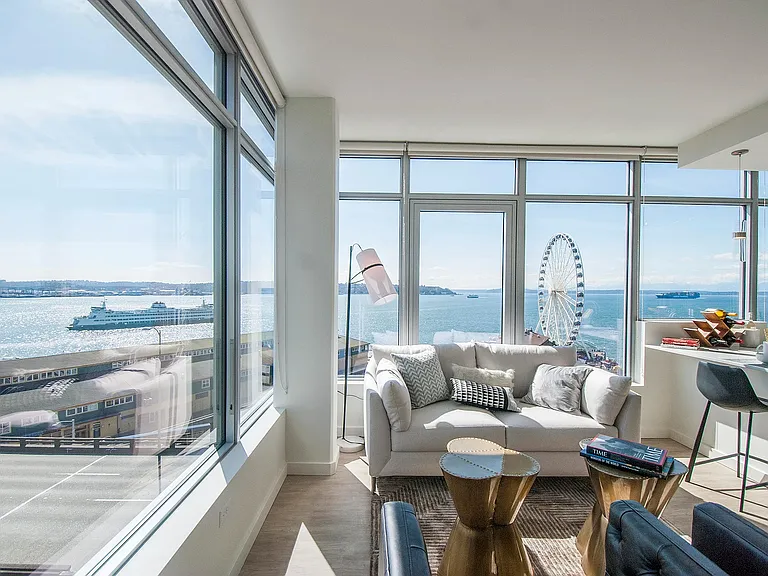 waterfront_interior_livingroom _0317_1