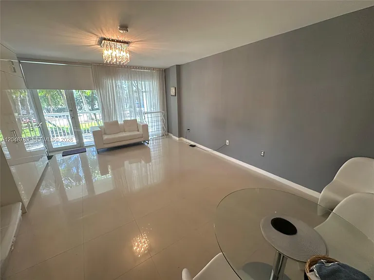 10275 Collins Ave #112 — Photo 22