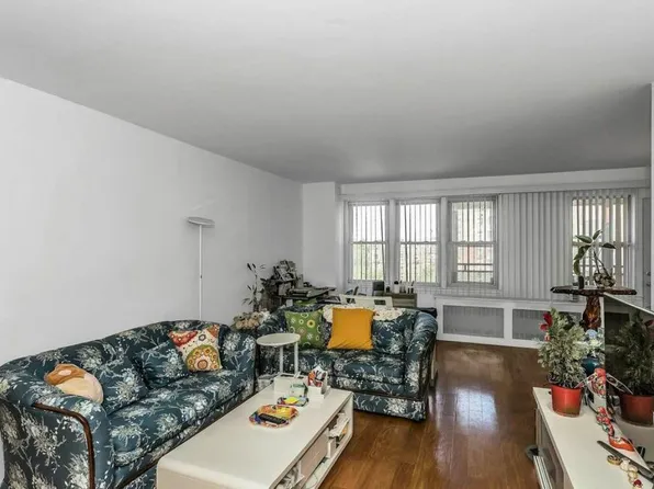 138-10 Franklin Avenue 9J image 3 of 16