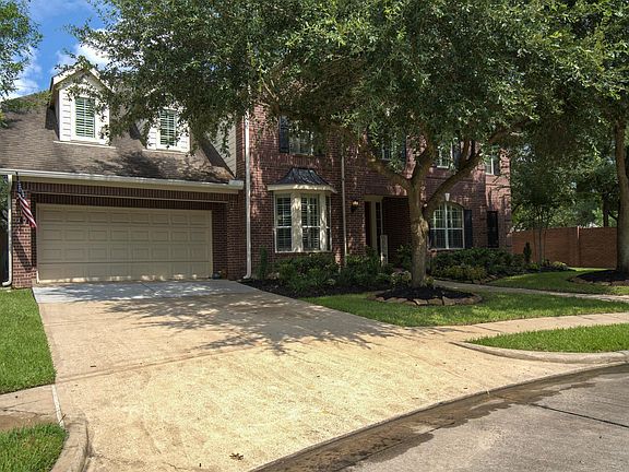 3rd image of 1627 Hill Spring Dr