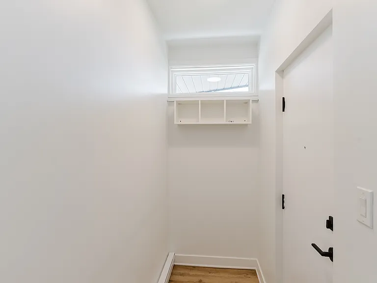 845 Champlain St — Photo 70
