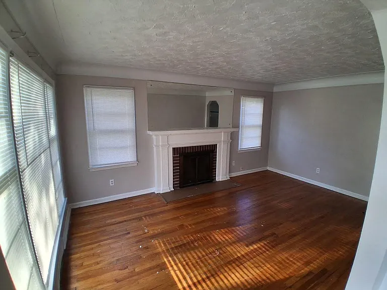 8294 Freda St — Photo 3