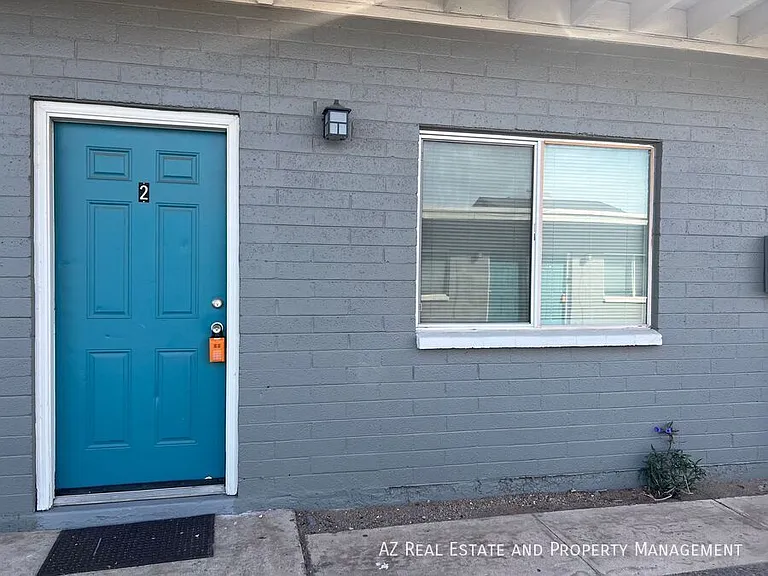 1229 W Pierce St #2 — Photo 2