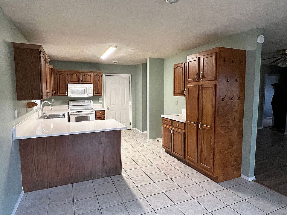 Kitchen - quarts countertops