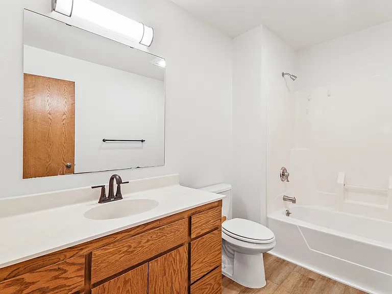 600 S Main St #4 — Photo 3