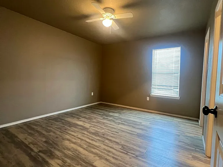 2627 Globe Ave — Photo 11