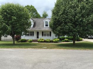 7605 Tree Bark Rd, Corryton, TN 37721