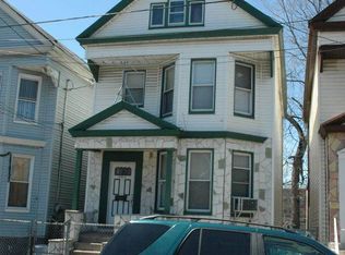 392 Pine St, Brooklyn, NY 11208