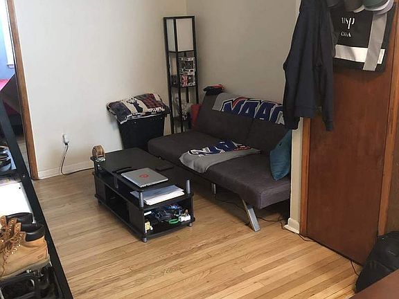 2nd image of 2602 Hoyt Ave S APT 2