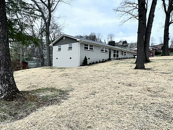 3rd image of 908 Afton St