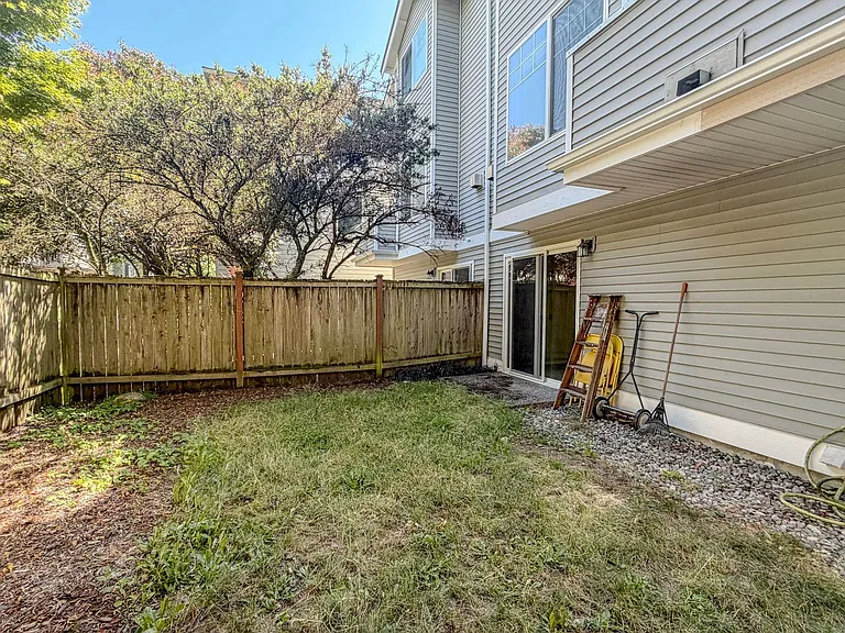 8538 Midvale Ave N #B — Photo 18