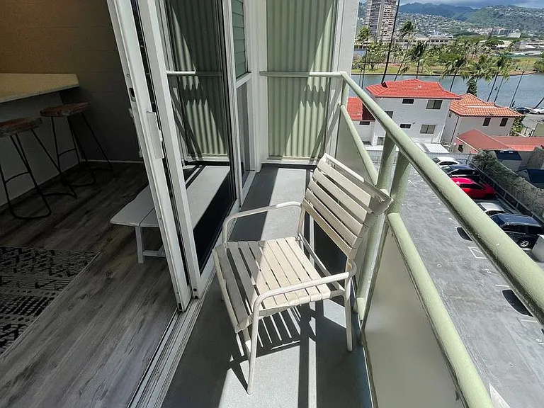 445 Kaiolu St #501 — Photo 11