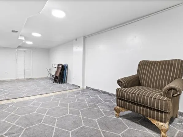 74 Atlantic Street image 24 of 37