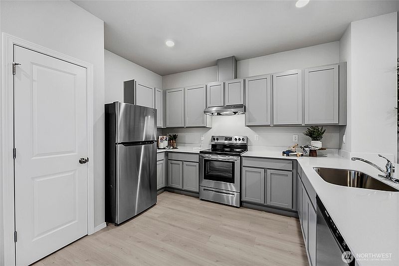 3rd image of 34104 Pinnacle Peak Avenue SE