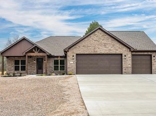 1 Linares Ln, Hot Springs Village, AR 71909