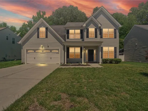 105 Christophers Ln, Hampton, VA 23666