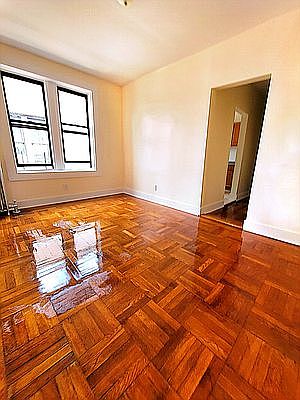 1st image of 550 Parkside Ave #5