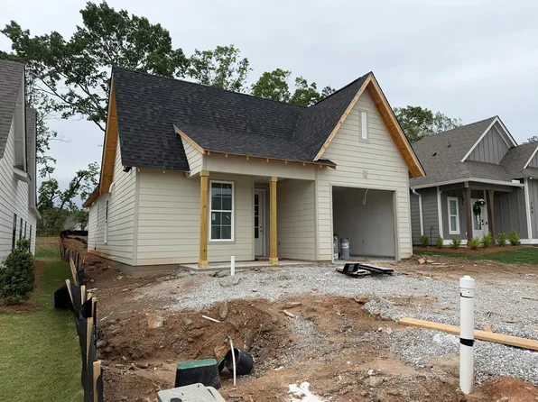 780 Hunters Way, Opelika, AL 36801