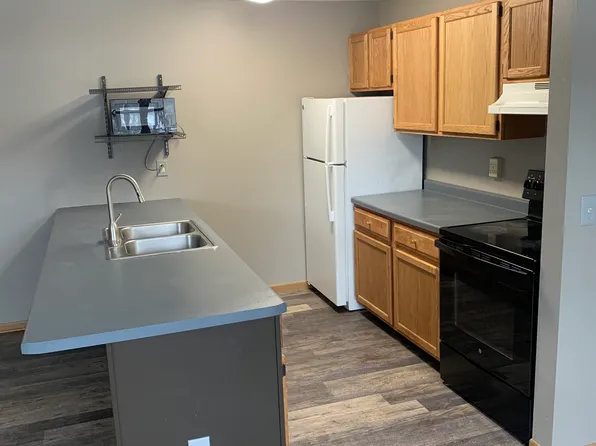 930-932-934 Iowa Ave #10, Wisconsin Dells, WI 53965