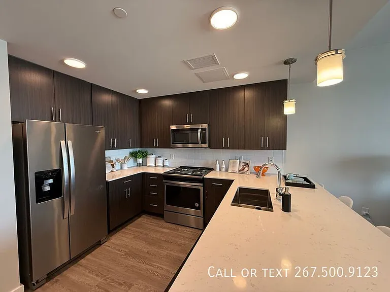 1321 S American St — Photo 8