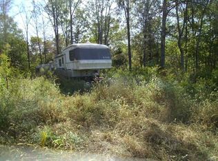 7063 Grosbeak Rd, Tamaroa, IL 62888