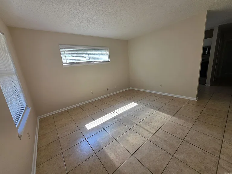5 Clint Ct #B — Photo 2