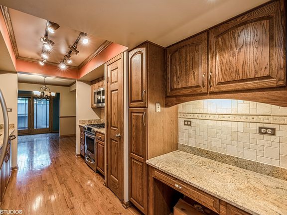 3rd image of 2 W Millstone Ct #A