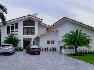 479 Sunset Dr, Hallandale Beach, FL 33009