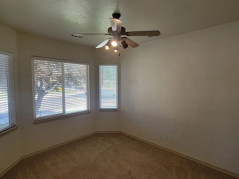 2835 Brittany Dr — Photo 8