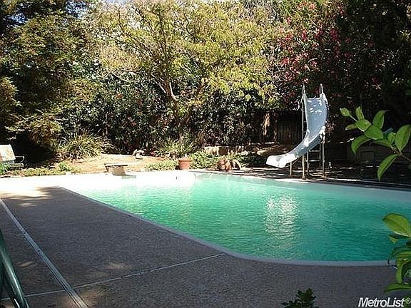 3rd image of 1360 McDermott Ct