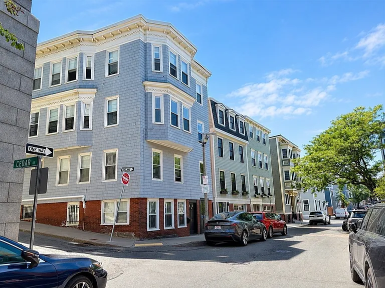 68 Bartlett St #2 — Photo 12