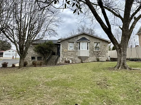 711 5th Ave, Fayetteville, TN 37334
