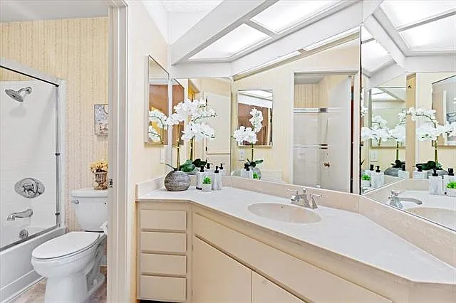 1034 Cedar Gables Dr — Photo 14