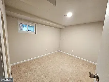 2 bed, 1200 sqft, $2,300 — Photo 4