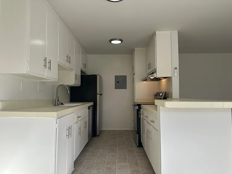 Dining Room to Kitchen #305