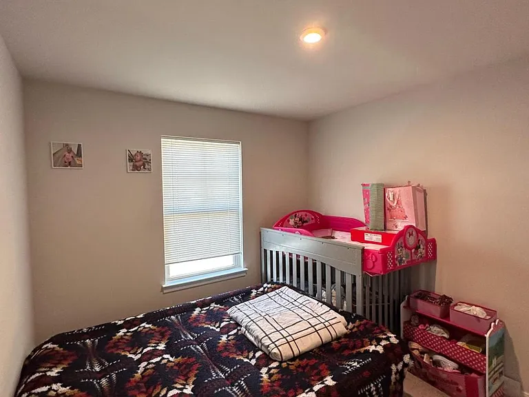 704 Barnwell Dr — Photo 7