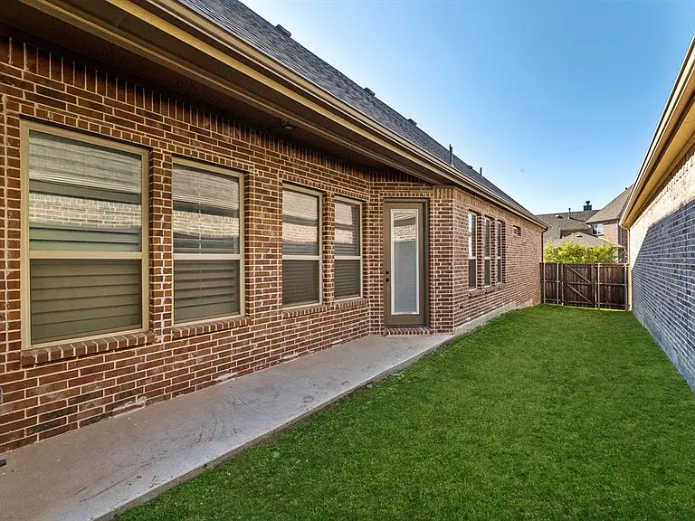 655 Kimblewick Dr — Photo 12