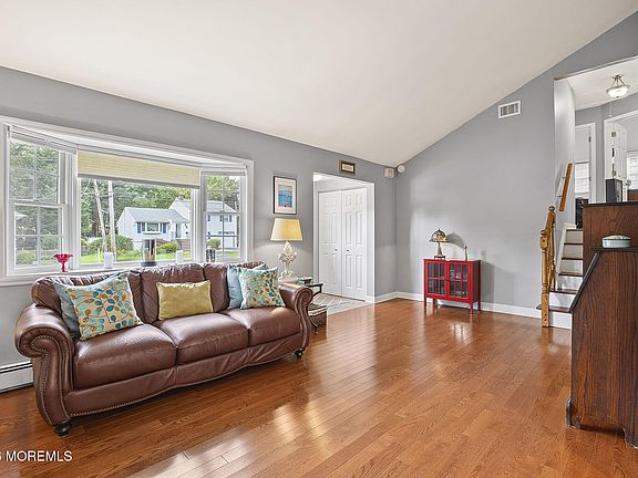 5th image of 174 Statesir Place