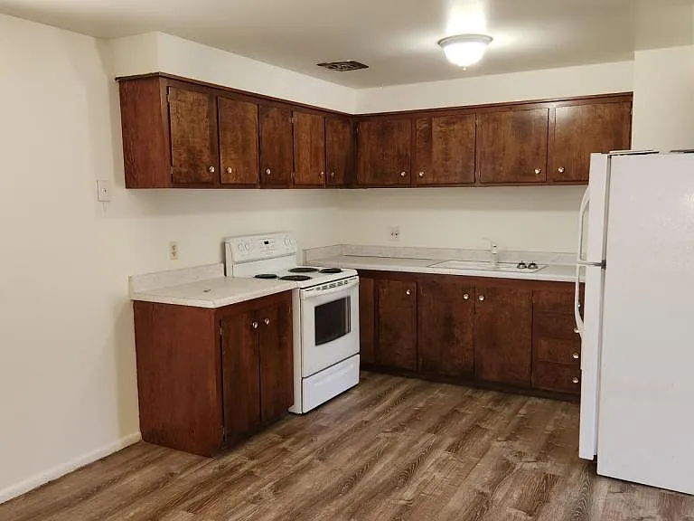 367 Overland Rd — Photo 20