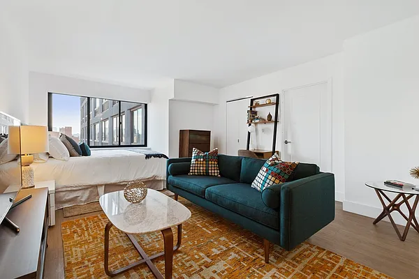 Rented by Greystar | media 3