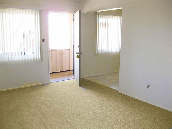 5th image of 487 E Park Ave