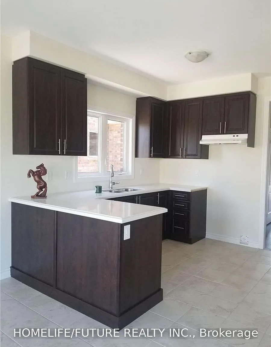 5 bed, $2,250 — Photo 3