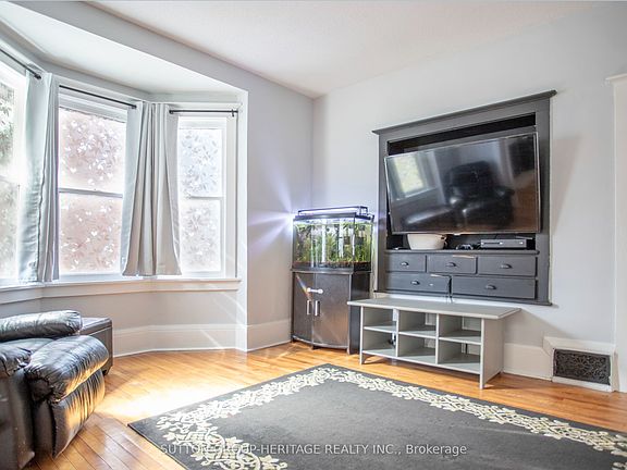 5th image of 96 Agnes St