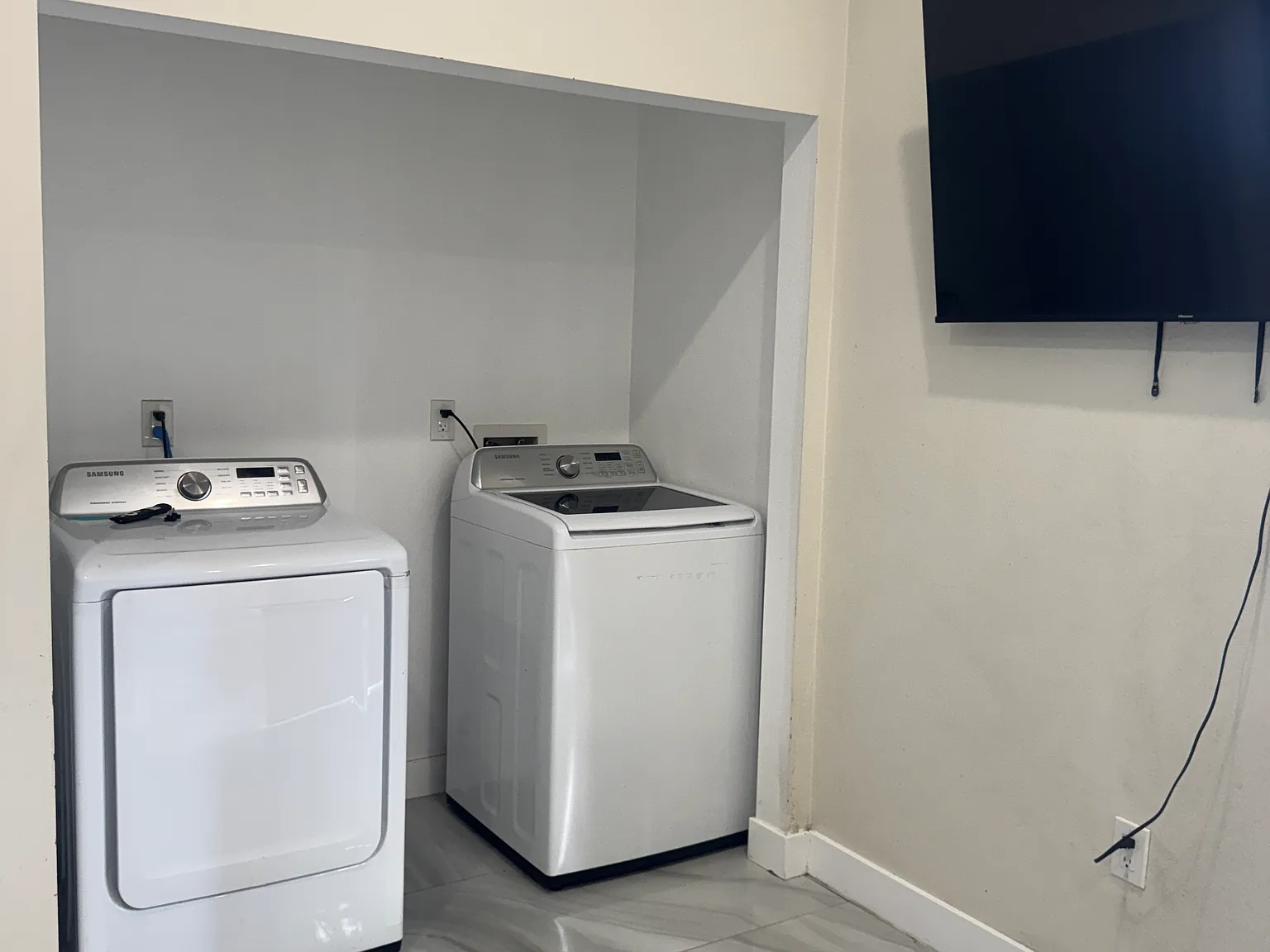 3 bed, $1,800 — Photo 3