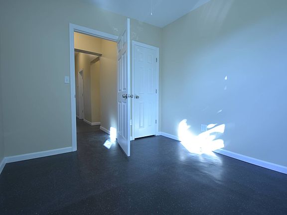 4th image of 801 Van Duzer St